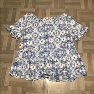 .Beachlunchlounge blue boho tie dye top. Small